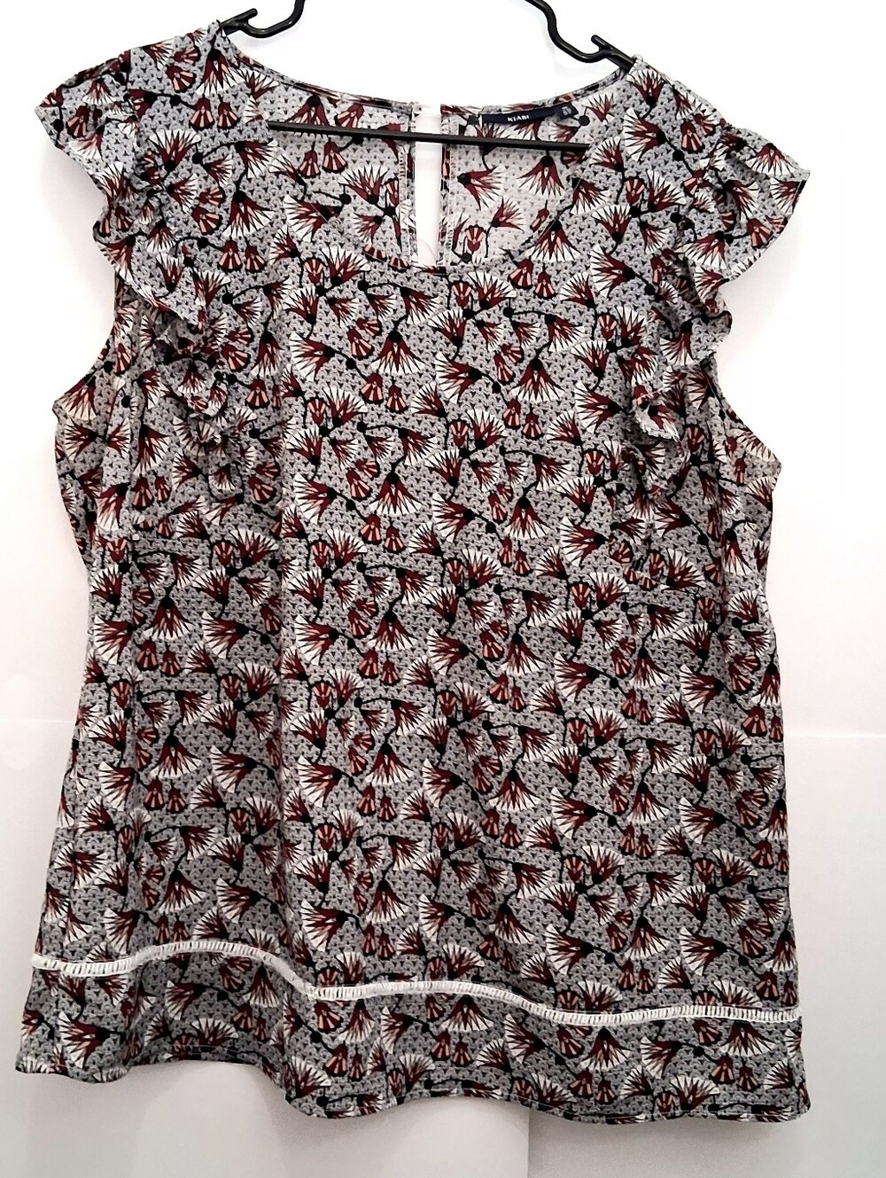 KIABI Floral Ruffle-Trim Sleeveless Blouse Size